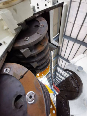 Triturador de martelo personalizável com saída de materiais ≤3 mm, potência de 320kw e 2 anos de garantia para processamento mineral