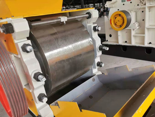 O triturador do moinho de martelo do rolo do dobro do equipamento de processamento de minerais de BBT personalizou