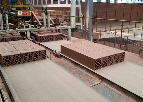 Máquina de corte de tijolos de argila de alta precisão com 2,1 m de comprimento de fenda e 12-16 cortes por minuto Modelo QTQD-1