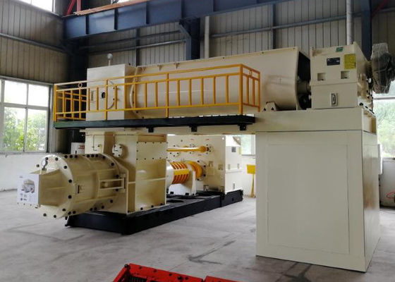 Extrusora do vácuo de Clay Red Bricks Manufacturing Machine da cavidade do motor diesel