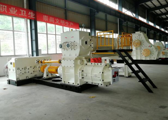 Extrusora do vácuo de Clay Red Bricks Manufacturing Machine da cavidade do motor diesel