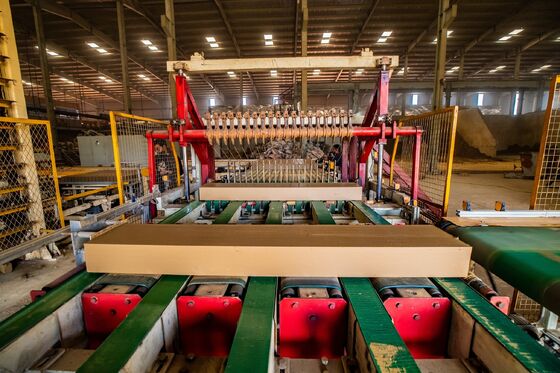 Máquina de corte de pressão para cortar blocos ocos de argila e tijolos sólidos